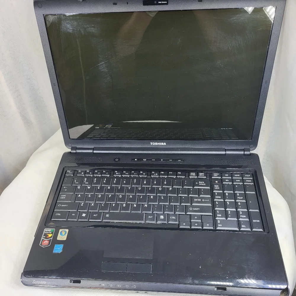 Parts Only or Repair. Toshiba Satellite L3550-S7901 Laptop